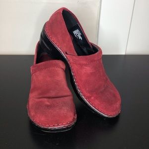 Croft & Barrow burgundy suede clogs, size 8.5!